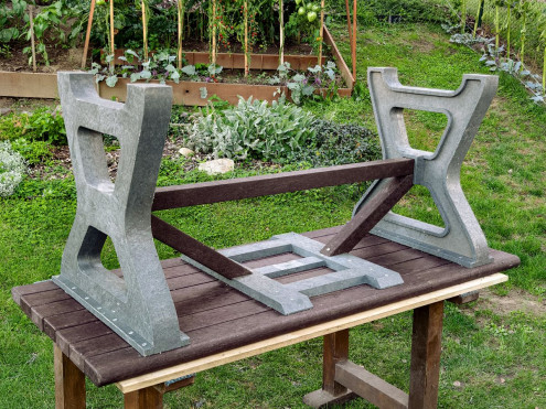 Bausatz Tisch Picknick, Beine - grau, Platten - braun